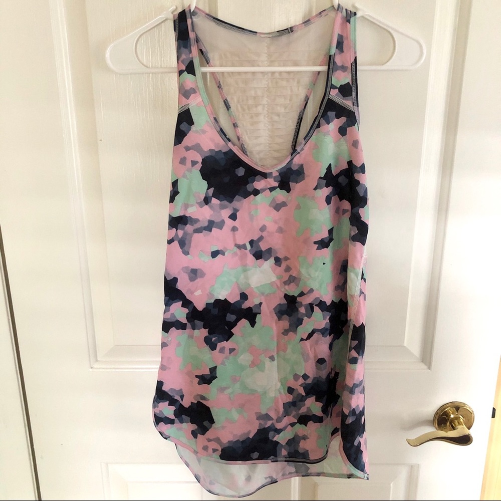 Lululemon Vent It Out Singlet - size 8